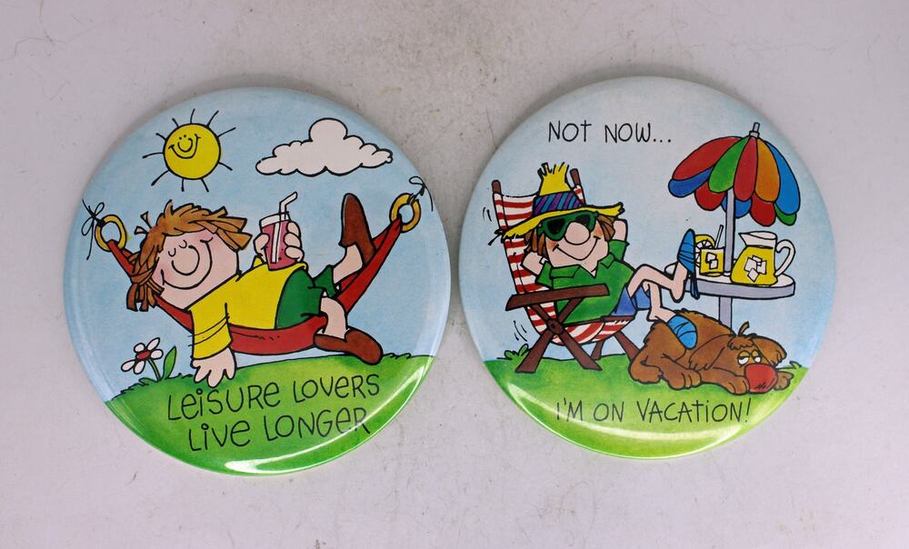 1979 Hallmark Joan Walsh Anglund Humorous Vacation Pin Back Buttons